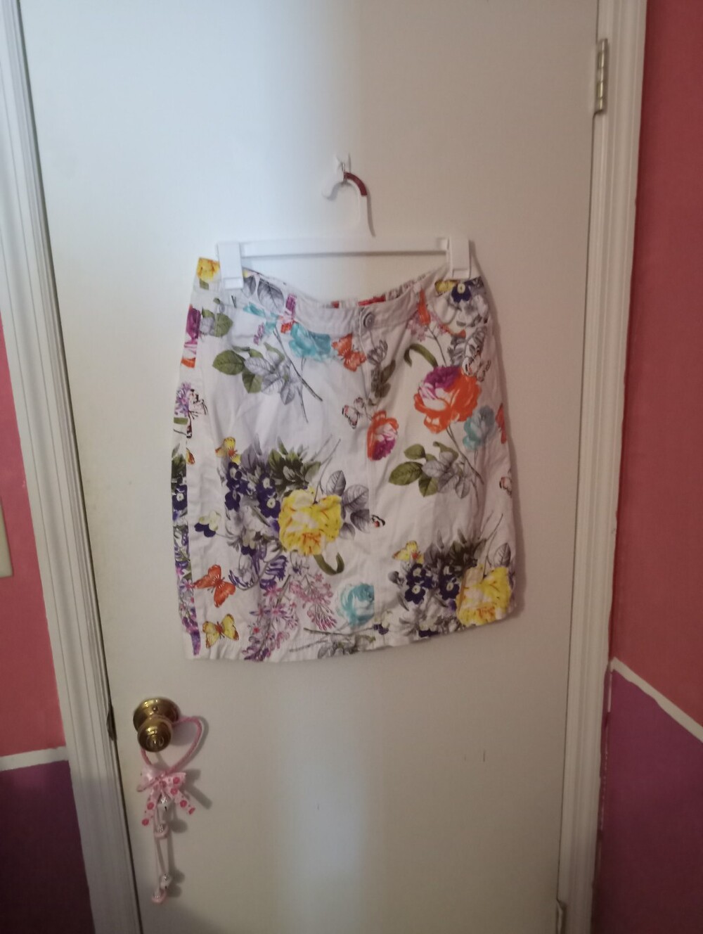 Women's Size 16 White Floral Butterfly Graphic Print Skirt